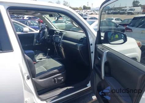 2016 Toyota 4Runner Sr5 Premium z USA, uszkodzony, nr VIN JTEZU5JR0G5139317